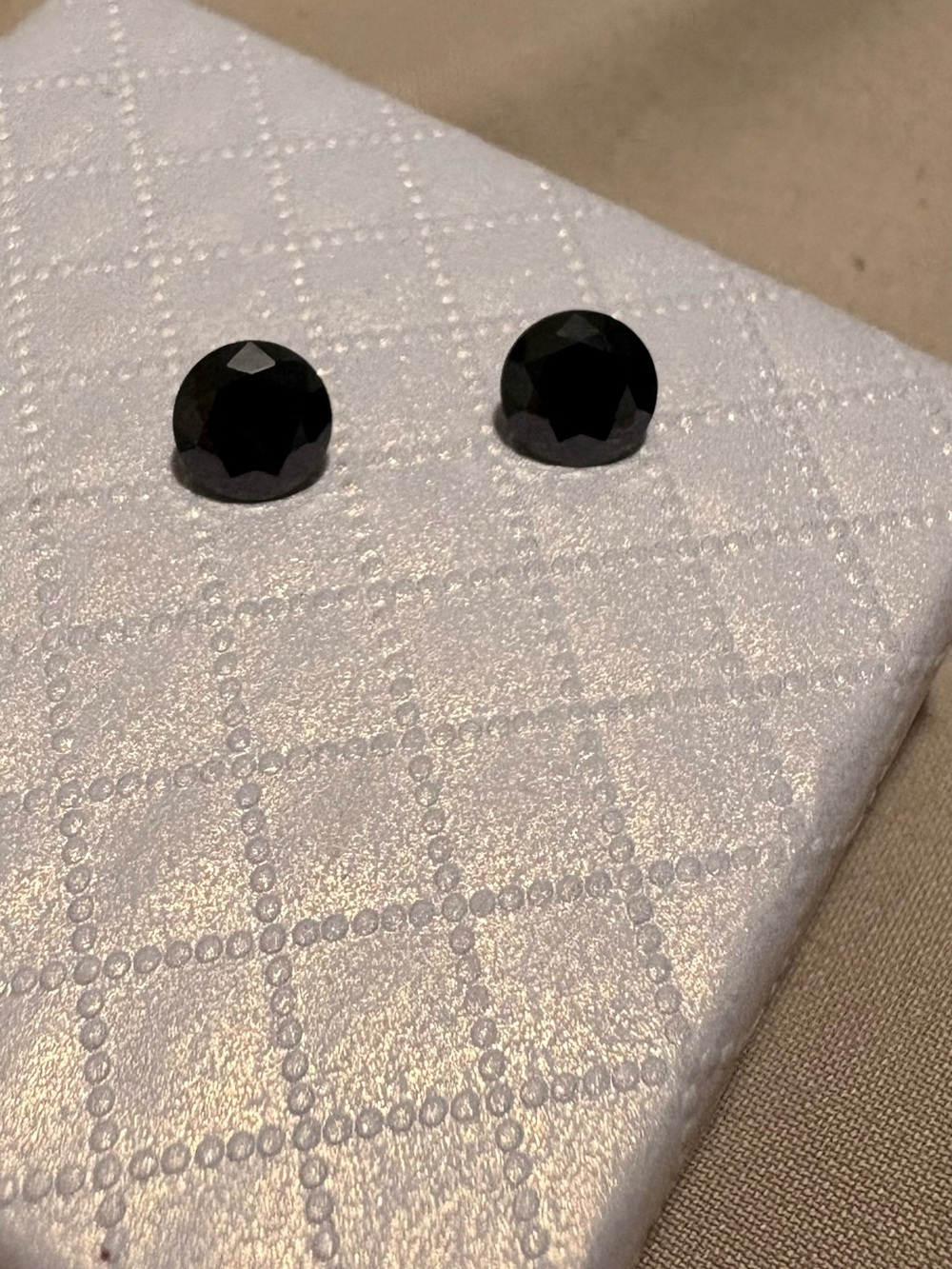 2 Black Moissanite stones